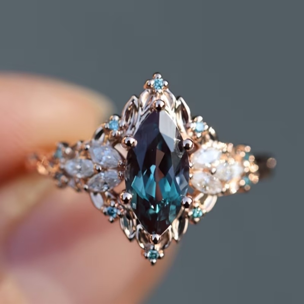 Elegant Blue and Silver Women's Ring
